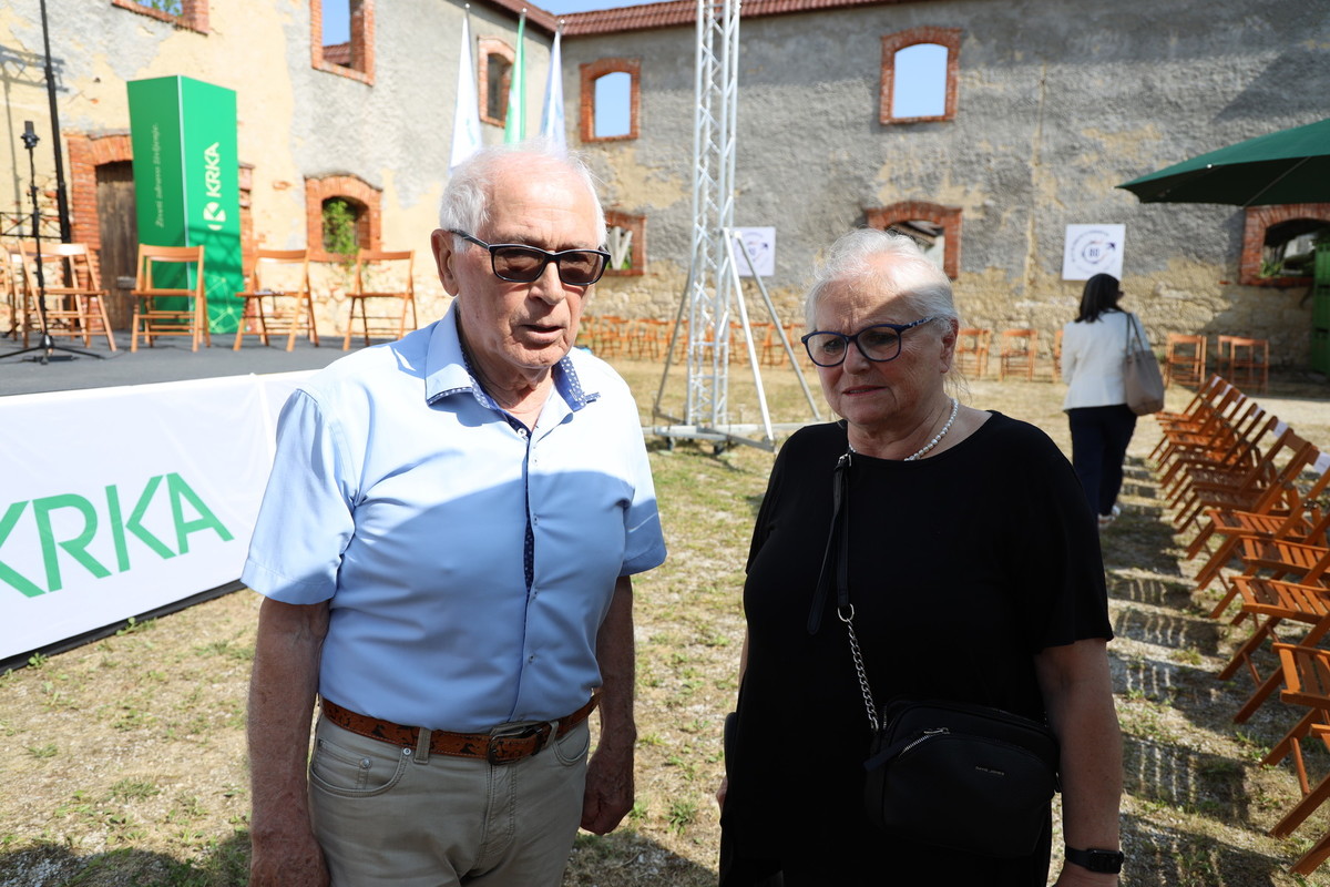 mag. Franc Žnidaršič, predsednik Častnega razsodišča DIS in Biserka Marolt Meden, svetovalka predsednice RS<br>(Avtor: Milan Skledar)