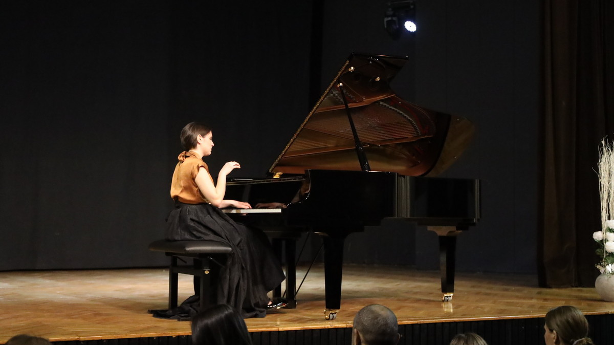 Maja Fajdiga, pianistka<br>(Avtor: Milan Skledar)