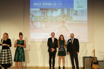 Nagrajenka Invalid športnik 2018, Iris Breganski, predsednik Državnega sveta<br>(Avtor: Milan Skledar)