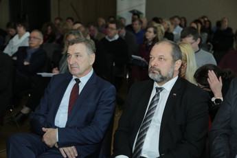 Branko Meh, predsednik OZS in Alojz Kovšca, predsednik DS na delovnem srečanju DS in OZS, 2018 v Postojni<br>(Avtor: Milan Skledar)