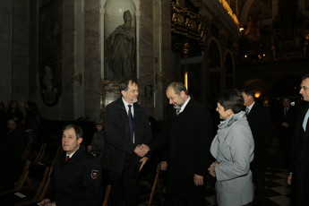 Lojze Petrle, poslanev Evropskega parlamenta in Alojz Kovšca, predsednik Državnega sveta na sveti maši za domovino v Ljubljanski prestolnici Sv. Nikolaja, 2018 <br>(Avtor: Milan Skledar)