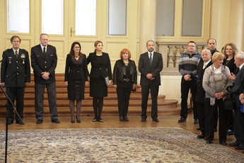 Predsednik Državnega sveta Alojz Kovšca na sprejemu za svojce padlih v vojni za Slovenijo