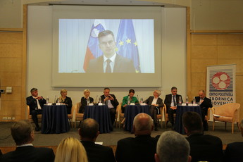 Marjan Šarec, predsednik vlade RS, video nagovor na 17. Forumu  obrti in podjetništva, 2019 (Foto: Milan Skledar)<br>(Avtor: Milan Skledar)