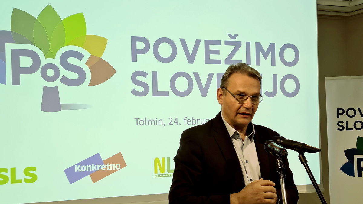 Marjan Podobnik, vodja volilnega štaba PoS. Srečanje gibanja Povežimo Slovenijo, ki je nastalo s ciljem povezovanja različnosti in najboljšega, je 25. februarja 2022, potekalo v knjižnici Cirila Kosmača v Tolminu<br>(Avtor: Milan Skledar)