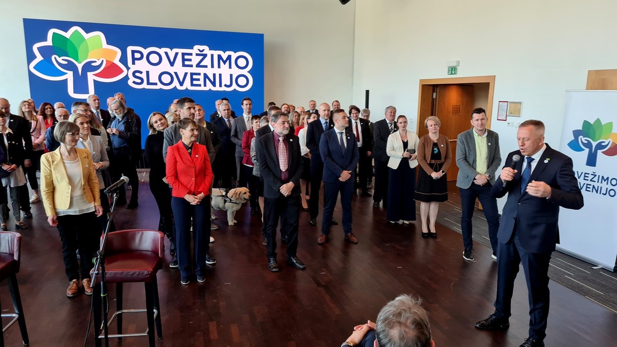 Zdravko Počivalšek, predsednik, Konkretno. Predstavitev kandidatov Gibanja Povežimo Slovenijo (PoS), 26. marca 2022, v Ljubljani<br>(Avtor: Milan Skledar)