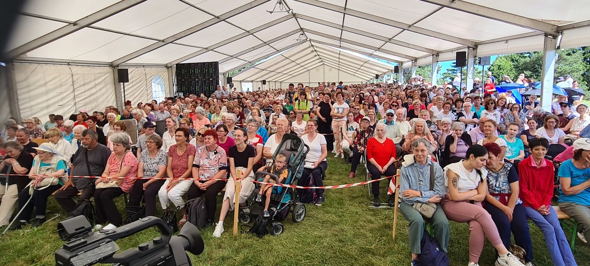  Duhovni seminar s p. Jamesom Manjackalom na Kureščku, 8., 9. in 10. avgust 2025<br>(Avtor: Milan Skledar)