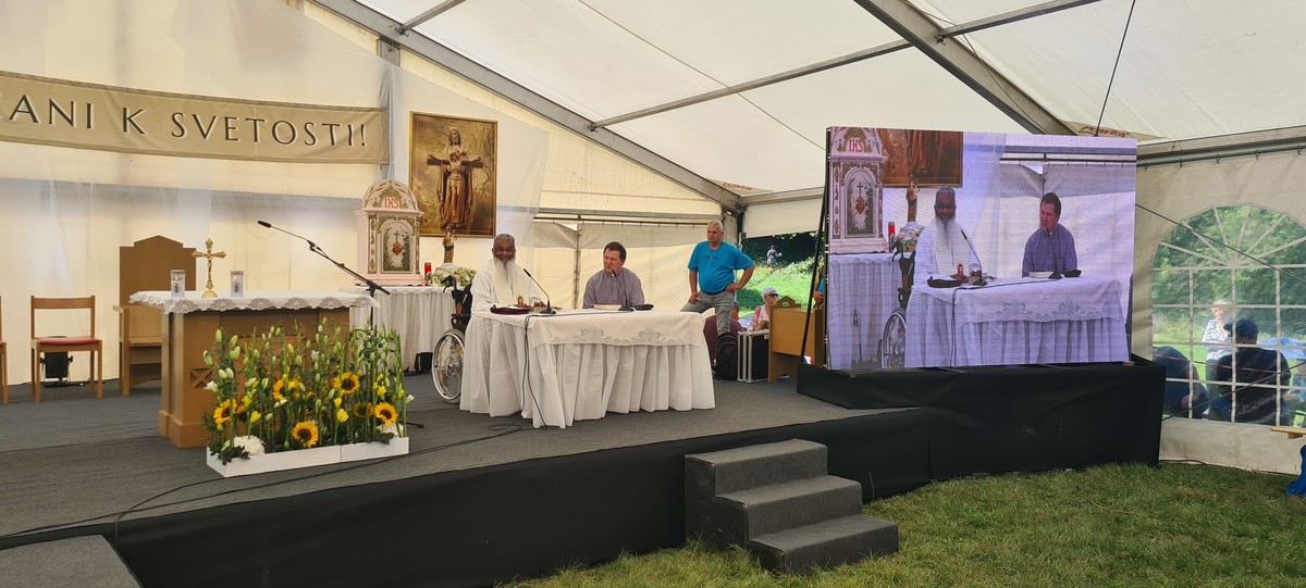  Duhovni seminar s p. Jamesom Manjackalom na Kureščku, 8., 9. in 10. avgust 2025<br>(Avtor: Milan Skledar)