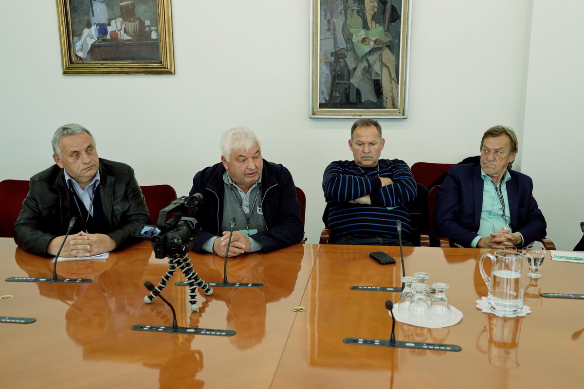 Sprejem predstavnikov protesta ''Rešimo Slovenijo'' pri predsedniku DS Alojzu Kovšci<br>(Avtor: Milan Skledar)