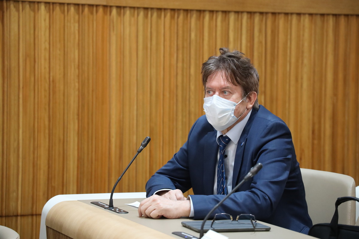 Dr. Matjaž Gams, izjava o vplivu in morebitnih posledicah koronavirusa<br>(Avtor: Milan Skledar)
