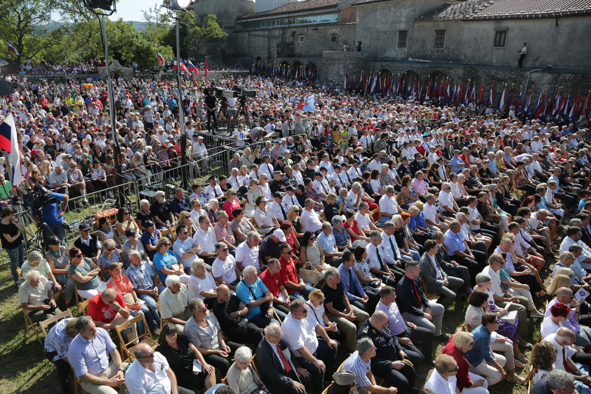 Slavnostna prireditev ob dnevu vrnitve Primorske matični domovini<br>(Avtor: Milan Skledar)