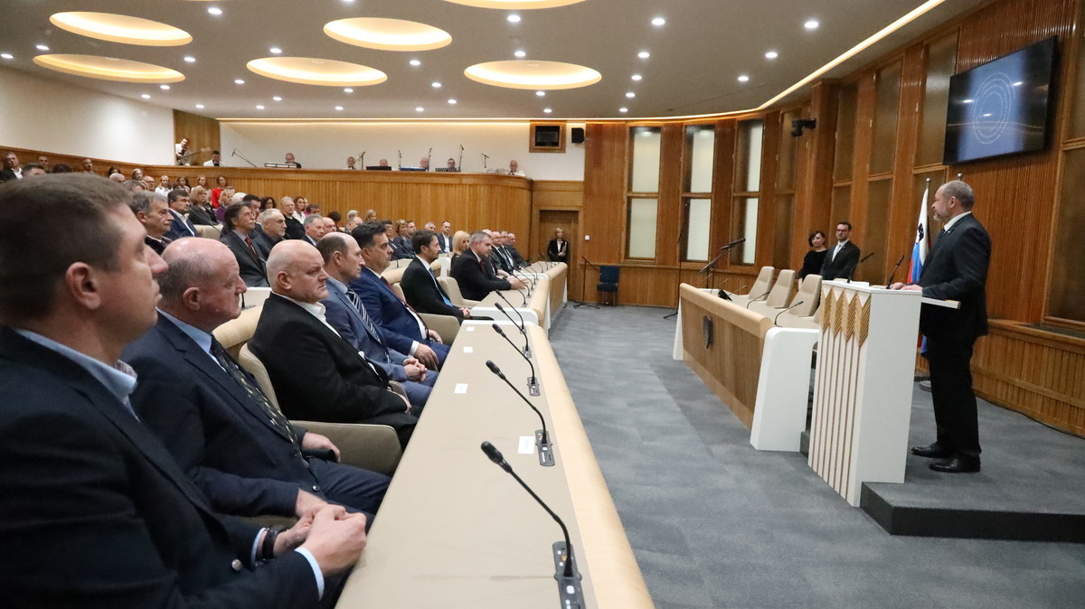 Alojz Kovšca, predsednik Državnega sveta RS je nagovoril navzoče ob odprtju prenovljene dvorane Državnega sveta<br>(Avtor: Milan Skledar)
