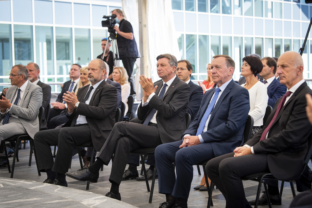Predsednik Državnega sveta Alojz Kovšca se je udeležil slovesne akademije ob 50-letnici Krkinih nagrad<br>(Avtor: Bor Slana/STA)