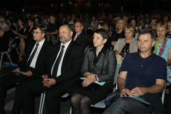 Janoš Kern, direktor Imago Sloveniae in državni svetnik in Alojz Kovšca, predsednik Državnega sveta s soprogo Stanko Kajfež Kovšca in Dejan Crnek, podžupan mestne občine Ljubljana in državni svetnik<br>(Avtor: Milan Skledar)