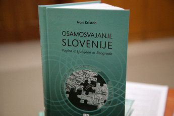 Knjigo Osamosvajanje Slovenije dr. Ivana Kristana spremlja tudi elektronska priloga h knjigi<br>(Avtor: Milan Skledar)