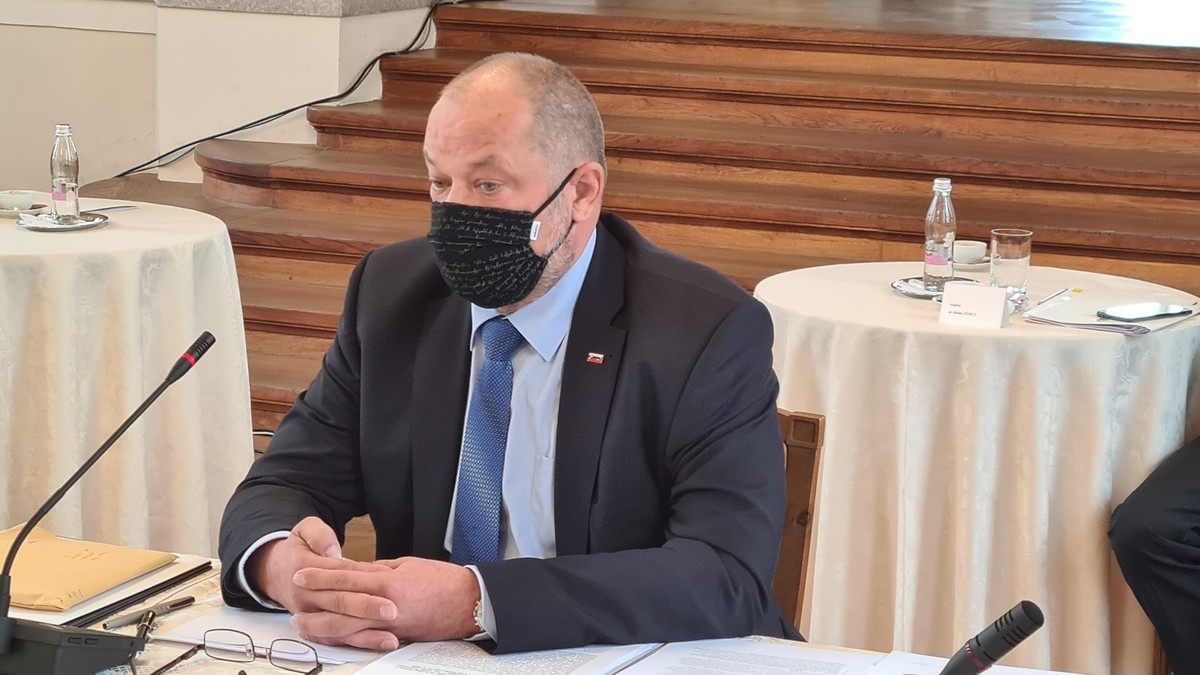 Alojz Kovšca, predsednik Državnega sveta RS na srečanju najvišjih predstavnikov treh vej oblasti v Predsedniški palači<br>(Avtor: Milan Skledar)