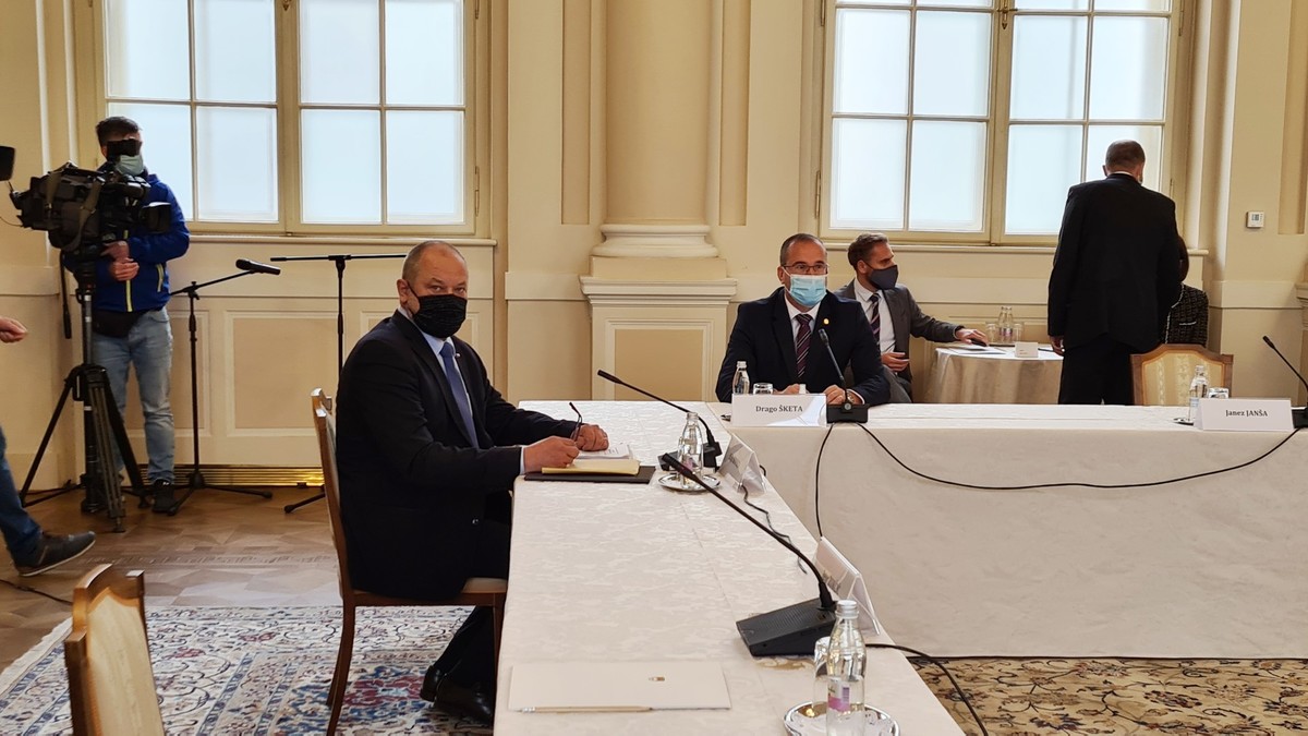 Alojz Kovšca, predsednik Državnega sveta RS na srečanju najvišjih predstavnikov treh vej oblasti v Predsedniški palači<br>(Avtor: Milan Skledar)
