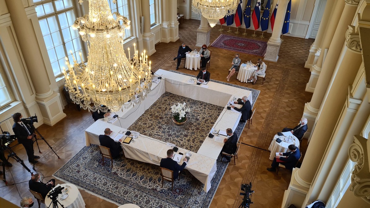 Srečanje najvišjih predstavnikov treh vej oblasti v Predsedniški palači<br>(Avtor: Milan Skledar)