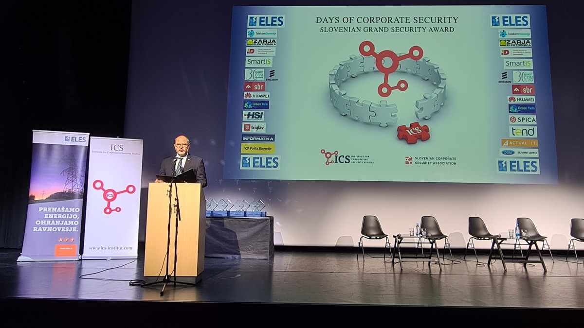 Predsednik Državnega sveta RS Alojz Kovšca na mednarodnih Dnevih korporativne varnosti 2021, v Ljubljani<br>(Avtor: Milan Skledar)