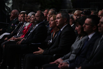 Častni gostje na počastitvi dneva državnosti na Kongresnem trgu<br>(Avtor: Milan Skledar)