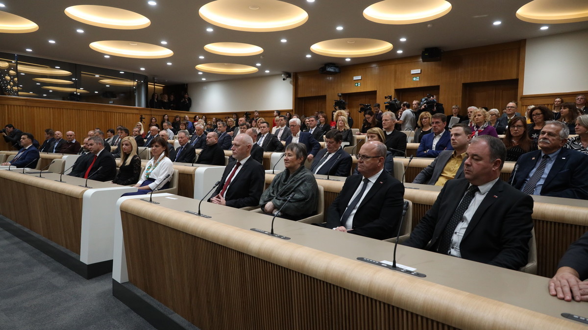 Odprtje prenovljene dvorane Državnega sveta, 23. 12. 2019<br>(Avtor: Milan Skledar)