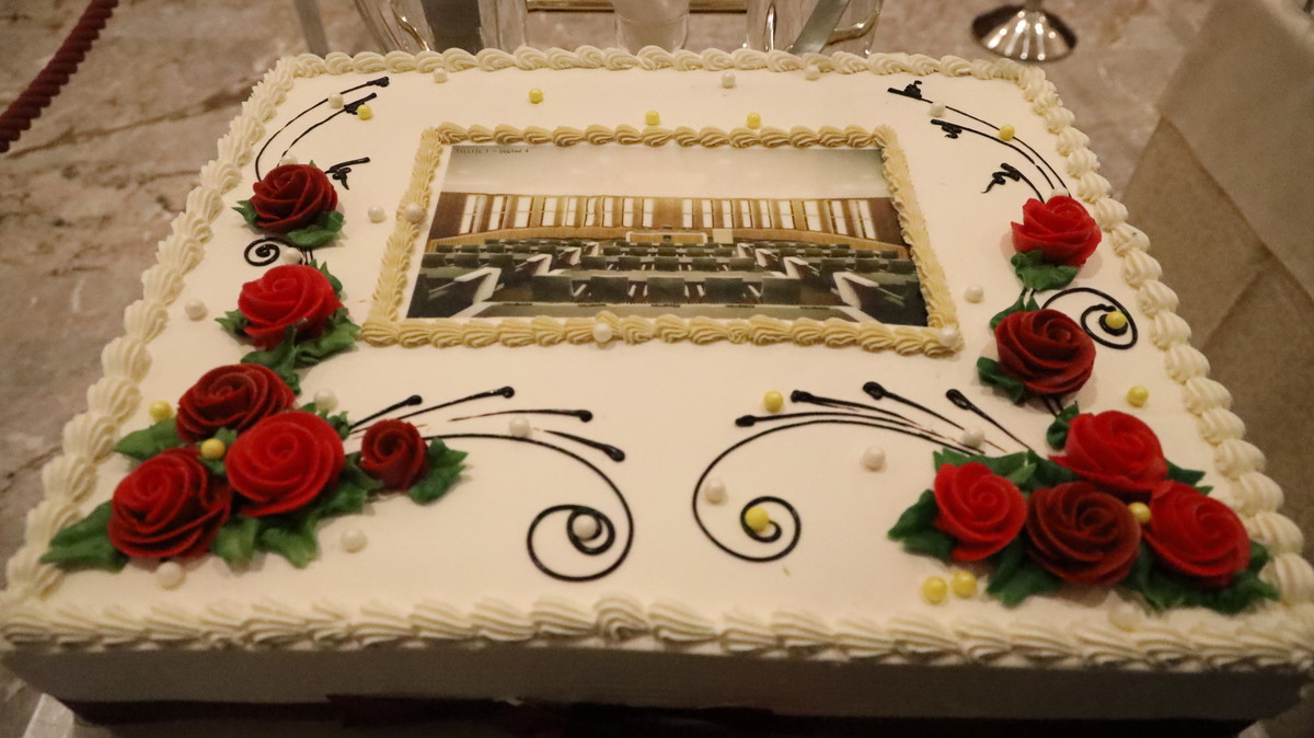 Parlamentarna torta je bila zelo slastna...<br>(Avtor: Milan Skledar)