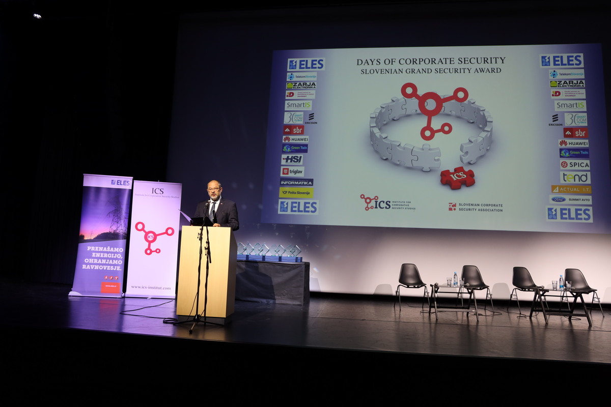 Predsednik Državnega sveta RS Alojz Kovšca na mednarodnih Dnevih korporativne varnosti 2021, v Ljubljani<br>(Avtor: Milan Skledar)