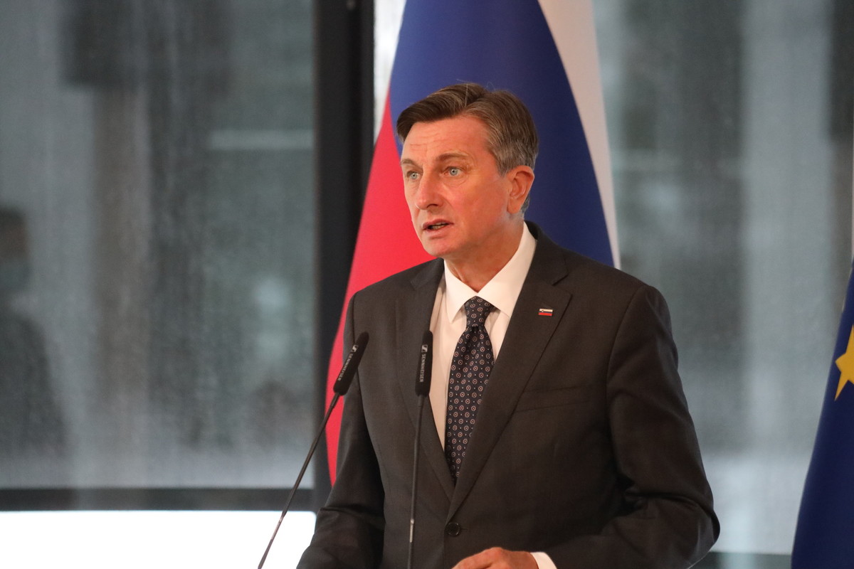 Borut Pahor, predsednik države na slovesnosti ob mednarodem dnevu invalidov v Kongresnem centru Brdo pri Kranju<br>(Avtor: Milan Skledar)