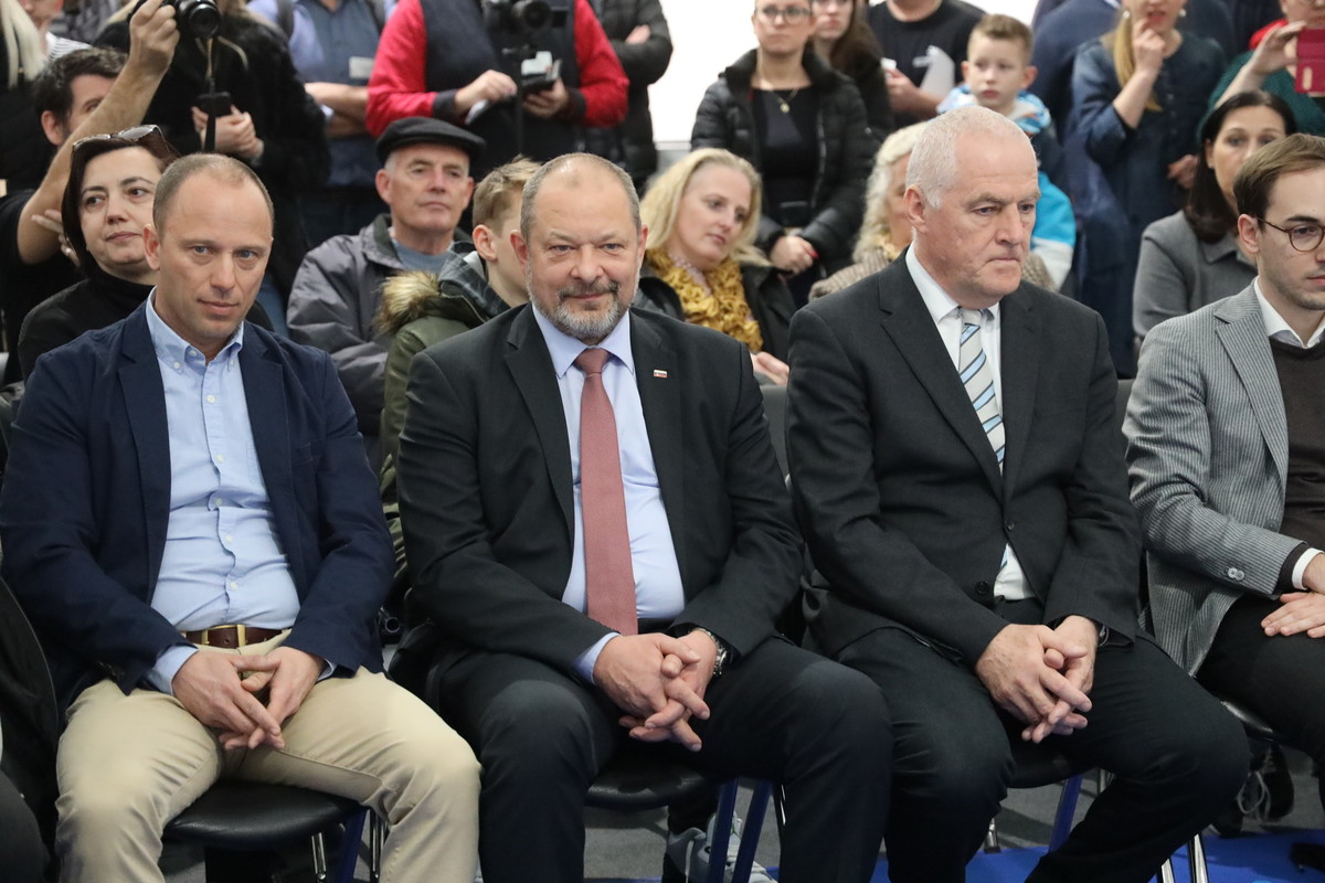 Alojz Kovšca, predsednik Državnega sveta RS in mag. Janez Damjak, direktor Centra za poklicno izobraževanje (na desni)<br>(Avtor: Milan Skledar)