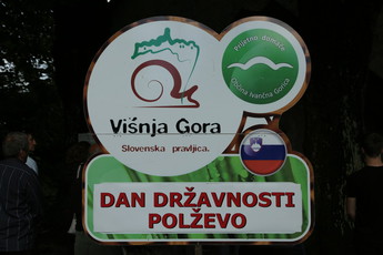 Slovesnost ob Dnevu državnosti na Polževem nad Višnjo Goro<br>(Avtor: Milan Skledar)