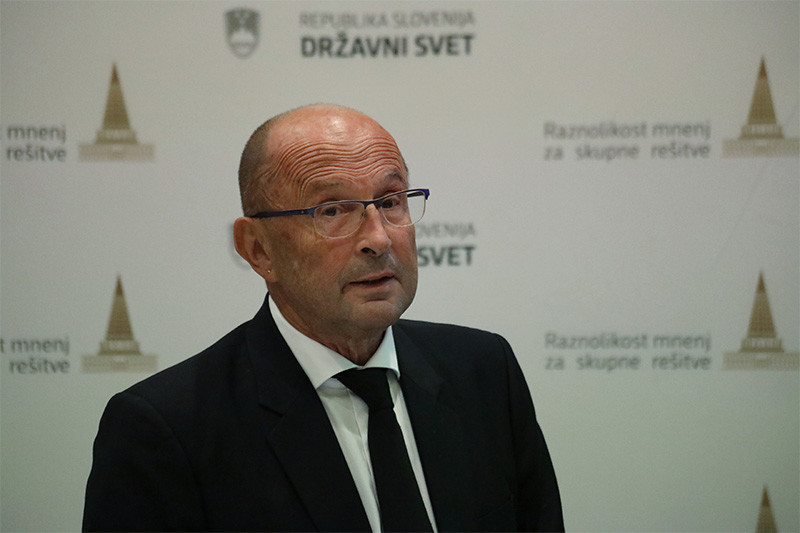 Dr. Jože Dežman, zgodovinar.  Posvet o vojnih grobovih, pokopališčih in grobiščih<br>(Avtor: Milan Skledar)