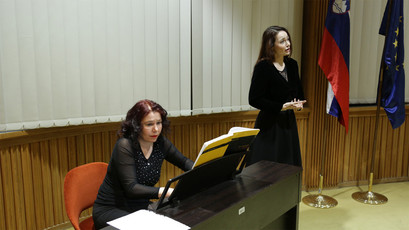 Pianistka Jelena Boljubaš in sopranistka Urška Arlič Gololičič iz SNG Opera in balet Ljubljana<br>(Avtor: Milan Skledar)