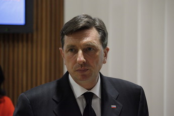 Borut Pahor med govorom v Državnem svetu, 14. aprila 2014<br>(Avtor: Milan Skledar)
