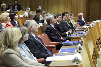 Visoki gostje na posvetu o delovanju Evropskega pravnega inštituta v Državnem svetu<br>(Avtor: Milan Skledar)