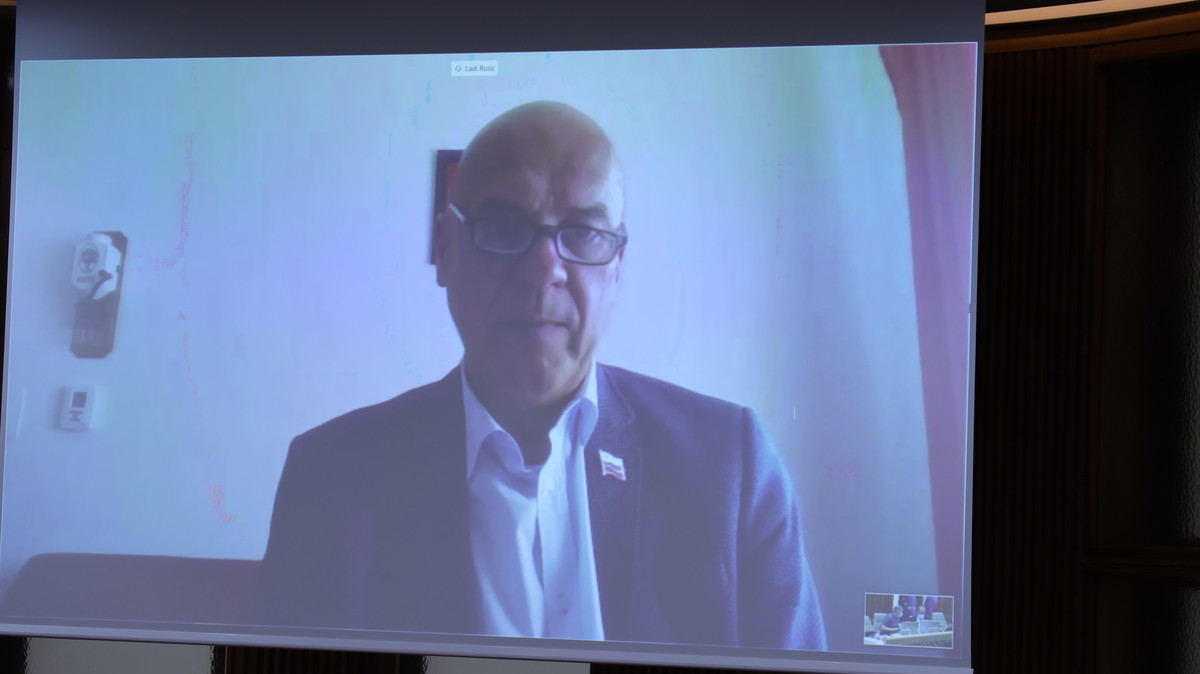 Ladislav Rožič, državni svetnik med 13. videokonferenčno izredno sejo Državnega sveta<br>(Avtor: Milan Skledar)