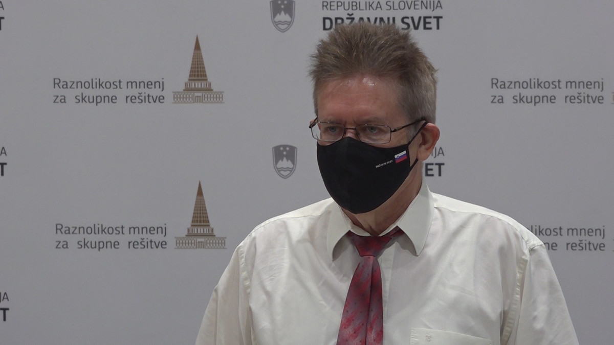 Dr. Matjaž Gams, državni svetnik. 40. seja komisije Državnega sveta za kulturo, znanost, šolstvo in šport o problematiki COVID-19<br>(Avtor: Milan Skledar)