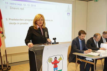 Bojana Potočan, državna svetnica na 13. redni seji DS, VI. mandat<br>(Avtor: Milan Skledar)