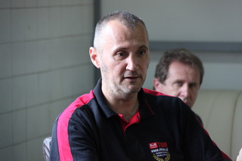 V tovarni sedežnih garnitur TOM<br>(Avtor: Milan Skledar)