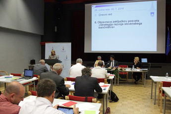 mag. Marija Lah, državna svetnica in Strategija razvoja slovenskega bančništva<br>(Avtor: Milan Skledar)
