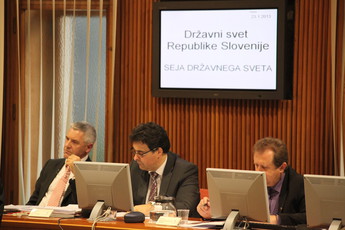 Podpredsednik DS mag. Stojan Binder, predsednik DS Mitja Bervar in sekretar Marjan Maučec<br>(Avtor: Milan Skledar)