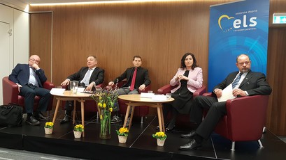 Andrej Engelman iz Službe Vlade RS za razvoj in evropsko kohezijsko politiko, mag. Andrej Šircelj, poslanec SDS, Jure Ferjan, moderator,Patricija Šulin, evropska poslanka in Alojz kovšca, predsednik Državnega sveta<br>(Avtor: Milan Skledar)