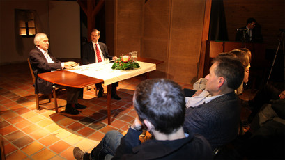 Lojze Peterle, evropski poslanec na 1. Evropskem večeru z dr. Andrejem Capudrom<br>(Avtor: Milan Skledar)