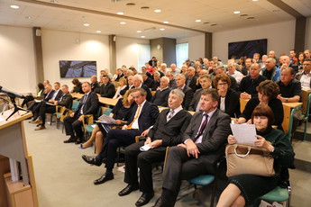 Udeleženci slovesne prireditve ob 10. obletnici delovanja ZLGS<br>(Avtor: Milan Skledar)