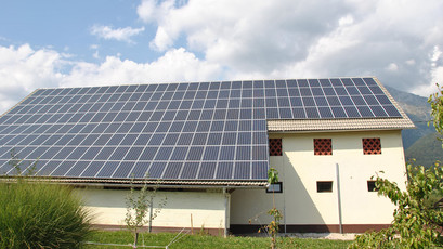 Sončna elektrarna na sadjarski kmetiji MARKUTA v Čadovljah pri Kranju (Foto: Milan Skledar)<br>(Avtor: Milan Skledar)
